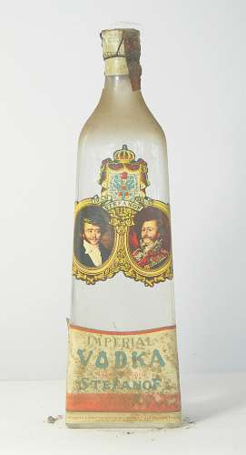 125_vecchia_bottiglia_liquore_da_collezione_imperial_vodka_stefanof