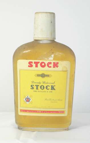 28_vecchia_bottiglia_liquore_da_collezione_stock_brandy_medicinal_piatta