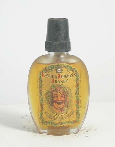 301_vecchia_bottiglia_liquore_da_collezione_vsop_vecchia_romagna_brandy_etichetta_bianca_tascabile